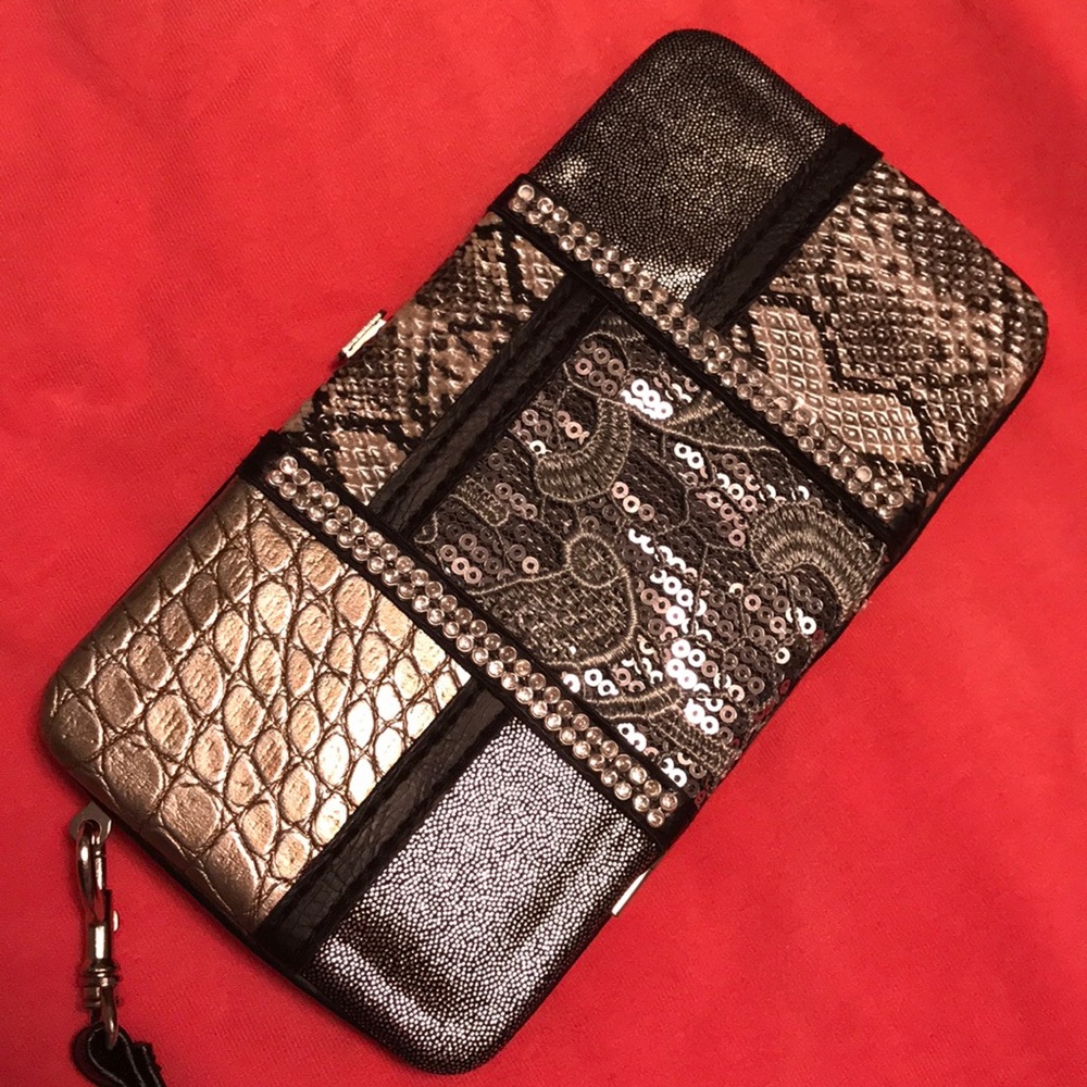 NWOT patterned wallet
